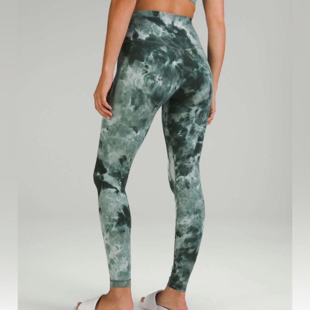 Lululemon Align High-Rise Pant 28"
Diamond Dye Starlight Smoked Spruce